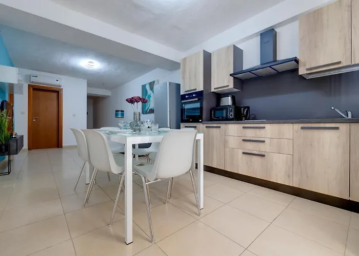 Tigne Suites מלון דירות סליאמה