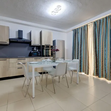 Tigne Suites 4* סליאמה